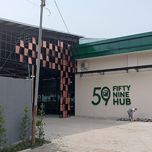 Sistem Parkir  Manless Sport Center Padel 59 Hub Jalan Mongosidi Medan