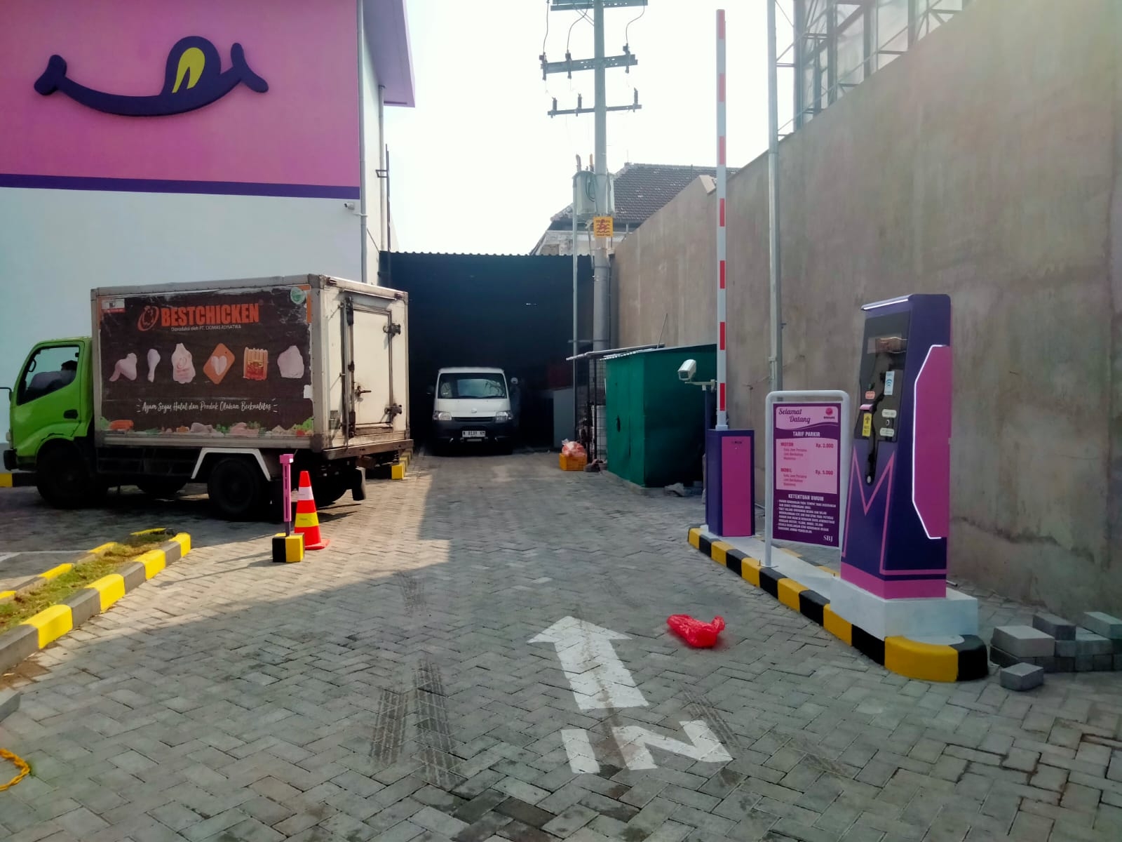 Software Parkir Manless di DIKICHI Fried Chicken, Kediri, Jawa Timur