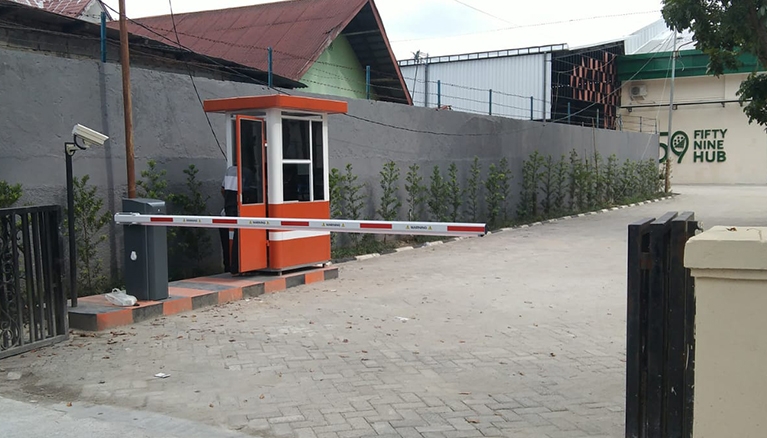 Sistem Parkir  Manless Sport Center Padel 59 Hub Jalan Mongosidi Medan