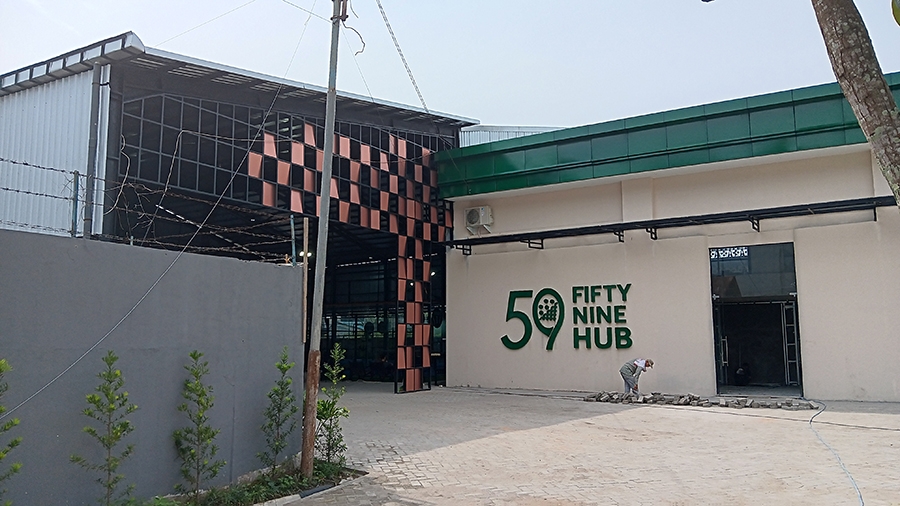 Sistem Parkir  Manless Sport Center Padel 59 Hub Jalan Mongosidi Medan